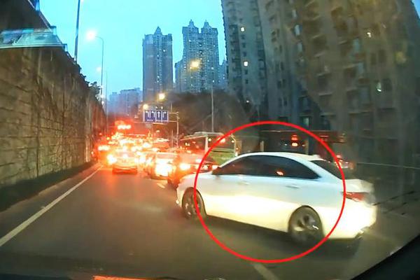 刺客信条英灵殿复仇反击技能好用吗