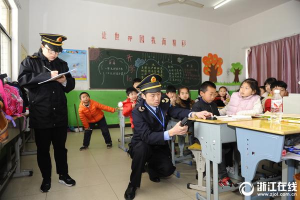 彩虹六号异种召唤者怎么打